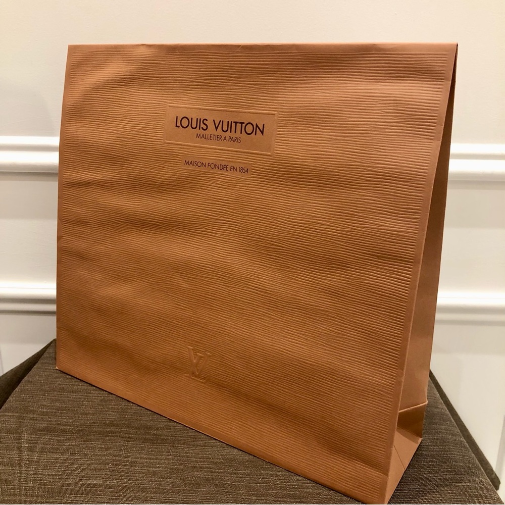 LOUIS VUITTON large gift envelope. Excellent condition.